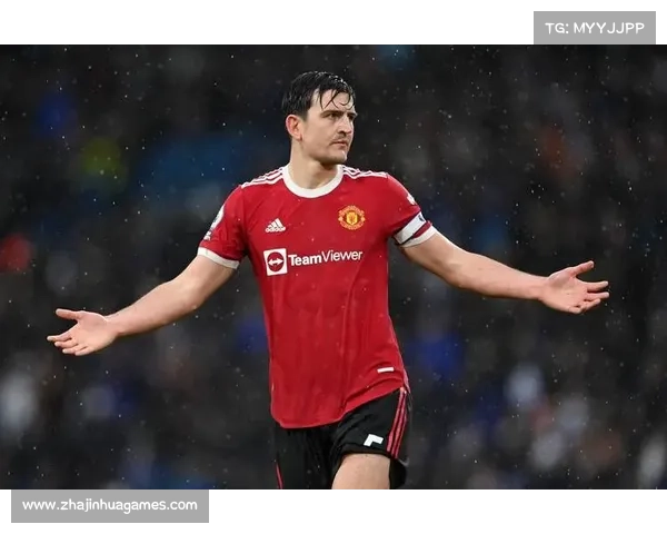 马圭尔头球中横梁，曼联队长防守稳健助零封强敌